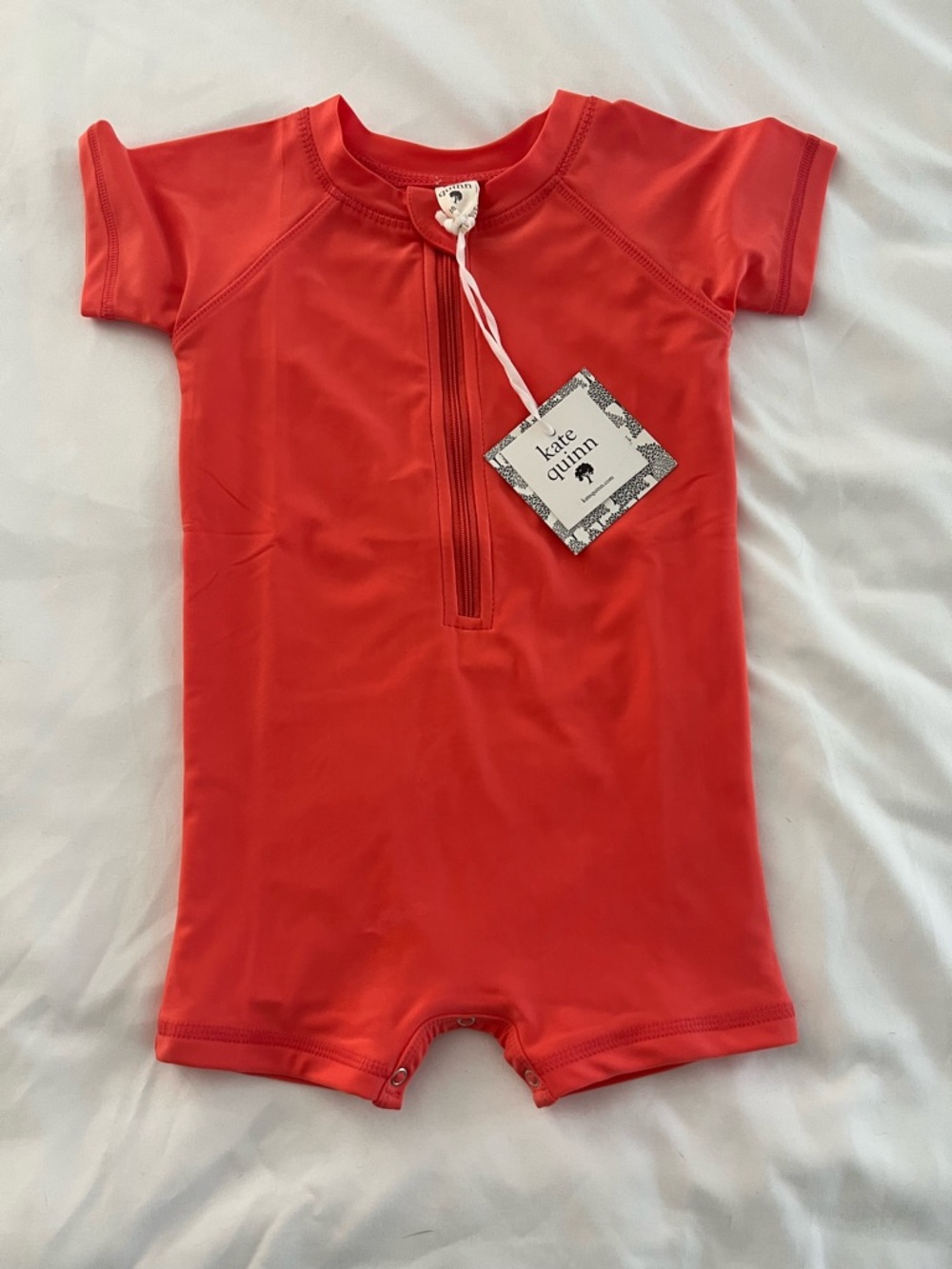 kate quinn Short Sleeve zip front rash guard